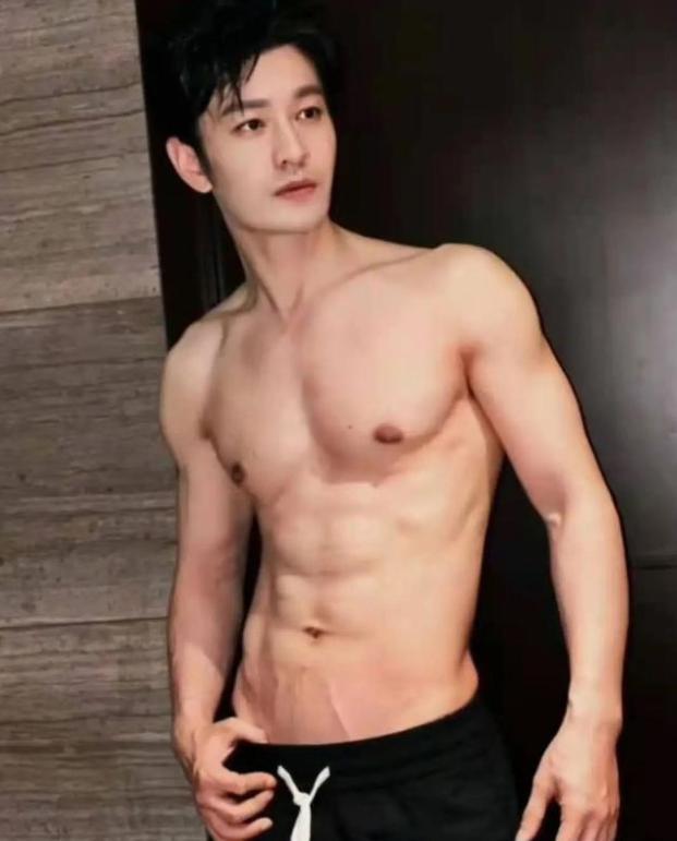 健身|男生健身一年，从平平无奇到“韩国欧巴”，颜值和气质变化巨大