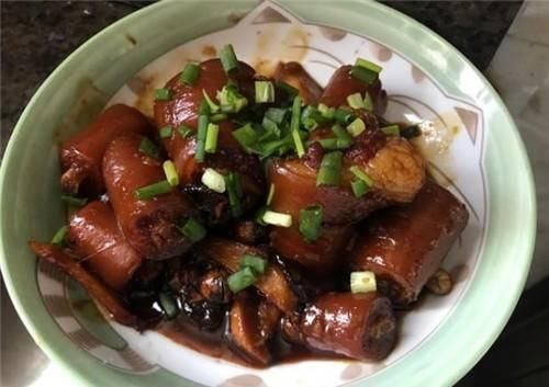 猪身上胶质最多部位,一头猪只有一个,常吃皮肤有弹性,比过燕窝