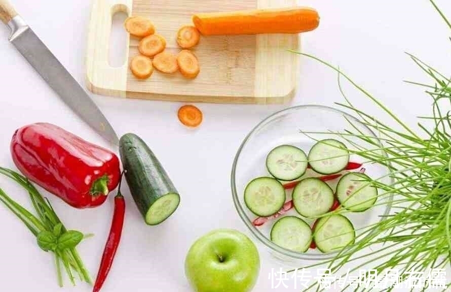 异常|肝火旺的人，一般会有5个异常表现，希望你一个没中