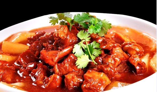 萝卜牛腩一上桌就被抢光,做法简单,营养美味!