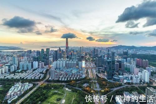 买房子的人|今年过后，该存钱还是买房子内行人终于说清楚了