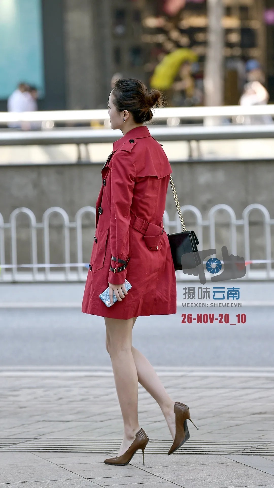 风衣|街拍:恋上风衣恋上冬,一件温暖又美丽的风衣,赐予我们勇敢力量