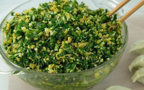 拌饺子馅，用生油还是熟油？弄清这一点，饺子鲜香四溢，不油腻