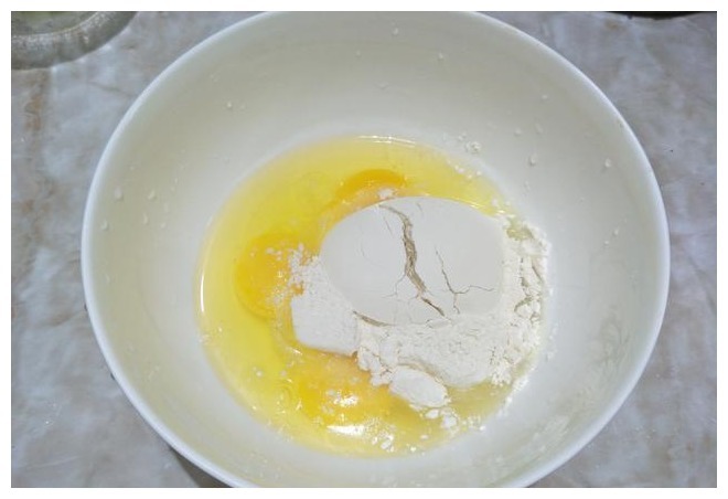 宝妈做给孩子的早餐饼，好吃又营养，学会不用买早餐了