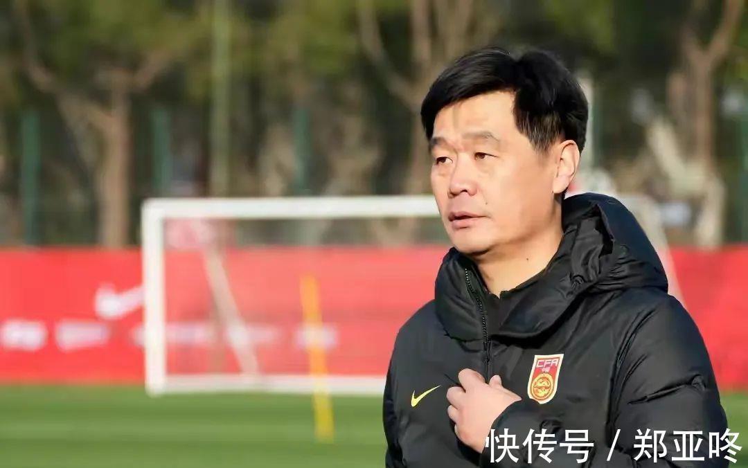 谢峰|泰山队10大国脚驰援国足,国安官宣新帅上任,土帅或成新潮流