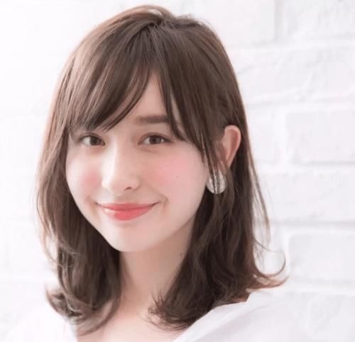 锁骨 5款适合头发稀少的发型,高级时髦还显发量,拯救头发少的困扰