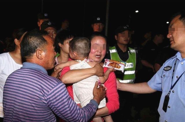 轩轩|6岁儿子被人贩拐走,经过三小时后终于找到,可是宝妈差点认不出