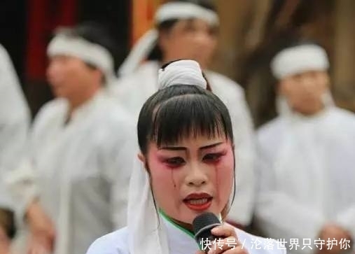 农村职业哭丧女,月入轻松过万,长的漂亮却无人敢娶!