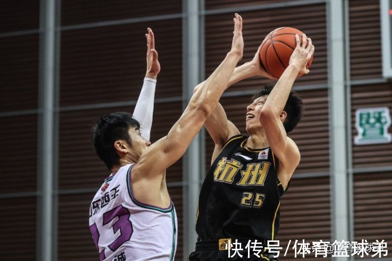 广厦队|广厦三剑客已降临，他们不仅是广厦的未来，他们更是王博的希望