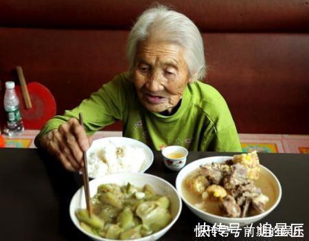 相伴|“长寿”与睡觉、走路都无关,保持3个好习惯,百岁不是梦