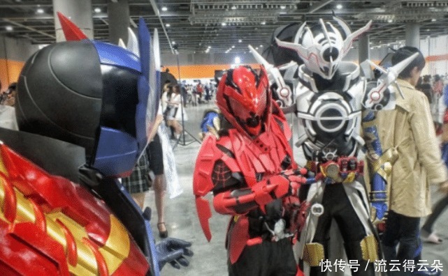 逢魔时王|假面骑士漫展出现E总家族聚会,甲斗和创骑成为逢魔时王,太生草了!