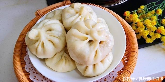 天冷了，白菜萝卜靠边站，最该吃这菜，晒一晒囤起来，包包子贼香