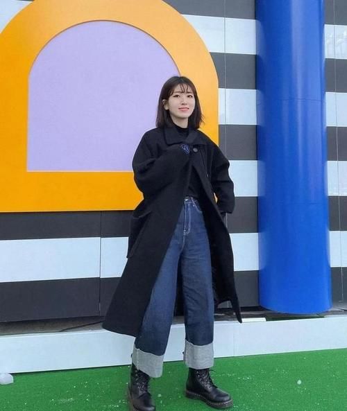 卫衣 + 靴子，毛衣 + 阔腿裤，这20套早春穿搭，好看极了