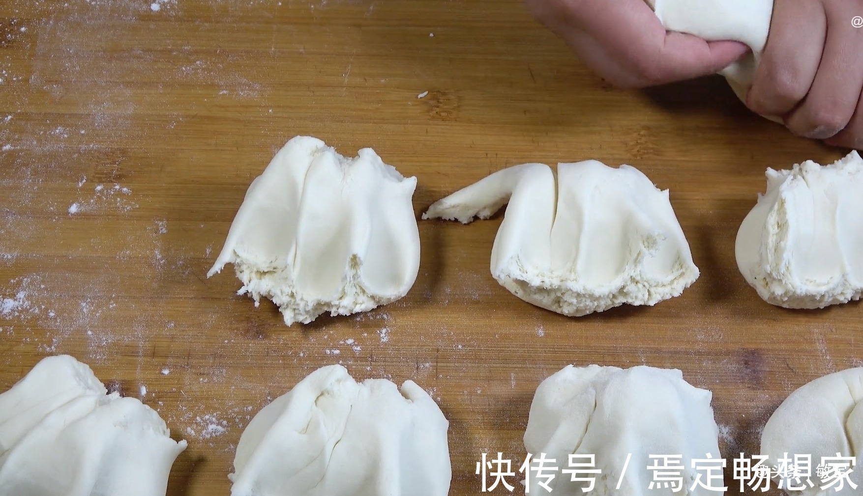 蒸馒头是开水还是冷水上锅要不要焖教你这么蒸个个白胖不回缩