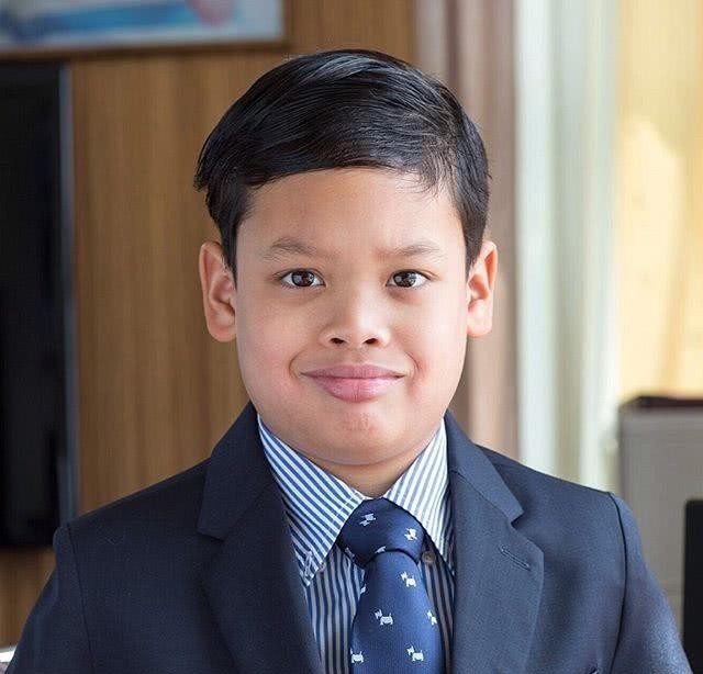 提帮功王子|泰王15岁王子在德国住别墅！20个佣人伺候，而老爸和20个妃子潇洒