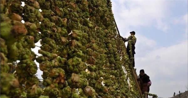 中国的“国民下饭菜”,能与老干妈一决高下,如今是“炫富”标准