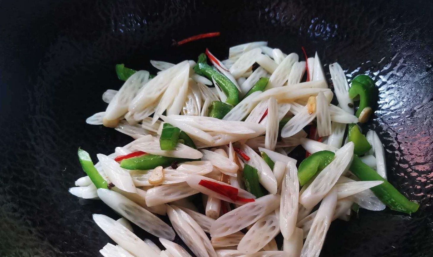 根状茎|它是“水中人参”，15元一斤，遇到不要错过，再不吃就要等明年