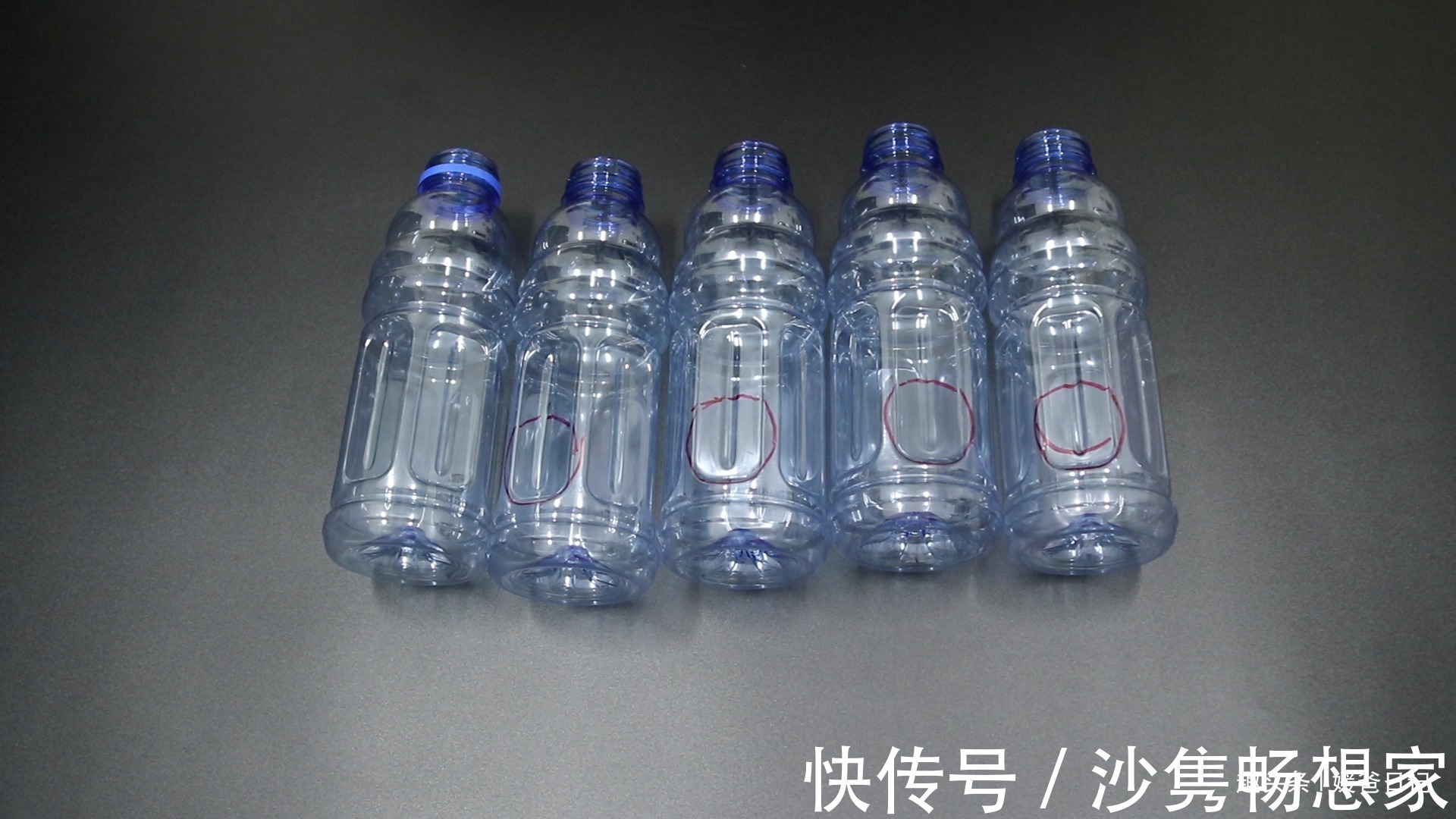 小鱼缸|用5个塑料瓶制作一个四方形的小鱼缸，这个废品利用，太棒了