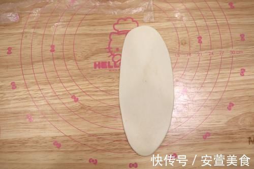 快过年了,教你用1块面做3种酥皮点心,菊花酥桃花酥漂亮又好吃