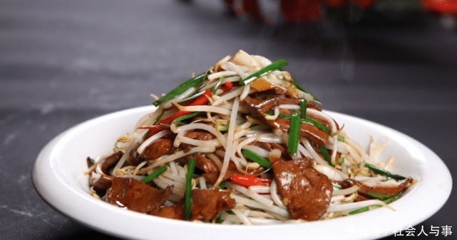 脸色|韭菜和它是绝配,隔三差五吃,视力好了,气血双补,脸色更红润