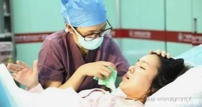 产妇|孕妈生产时,谁更适合进去陪产医生给出的答案,你绝对都想不到