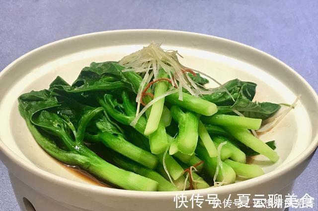 炒青菜时，出水多不爽脆牢记3个窍门，炒出来的青菜脆嫩不出水