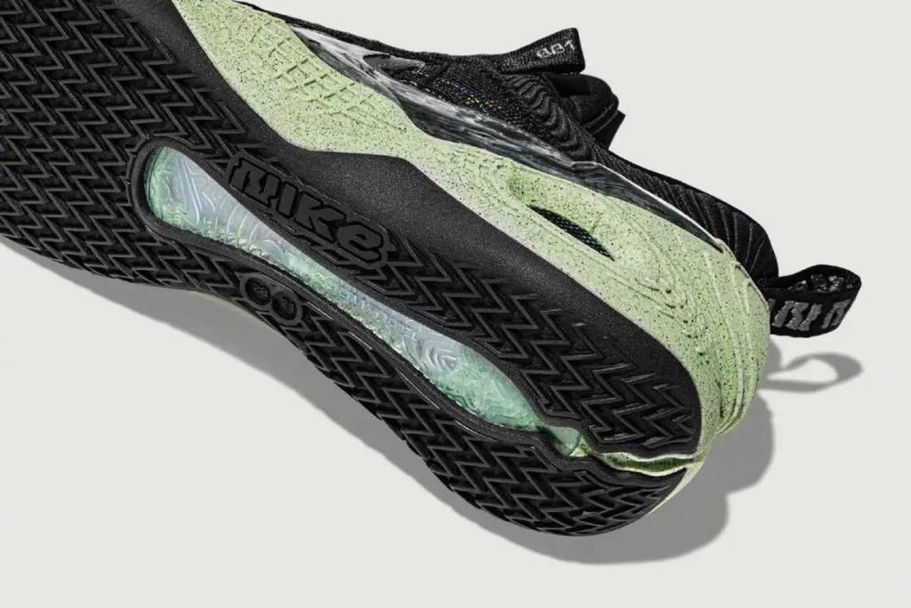 HD 16 + KD 13？Nike 这双垃圾鞋要封神？