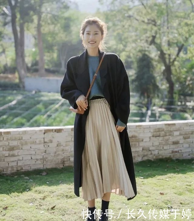 冬天穿“长大衣”，学会这3种穿法