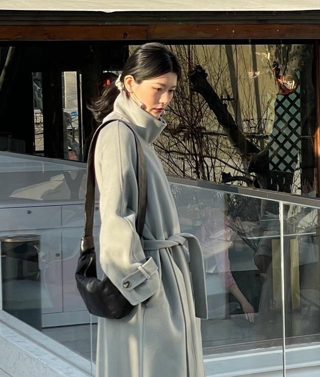 发型 别被发型毁了造型,看起来充满了“大妈感”,换发型推荐这几种