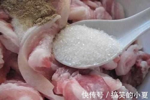 一斤五花肉10个鸡蛋，炸出的效果简直太棒了，不信就试试