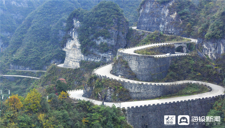  盘山公路|湖南张家界：天门山盘山公路沿途秋色美如画