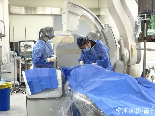 心脏|临产孕妇心率有问题,宁波这个医院联合打响迎新“保卫战”,边生产边安装心脏起搏器!