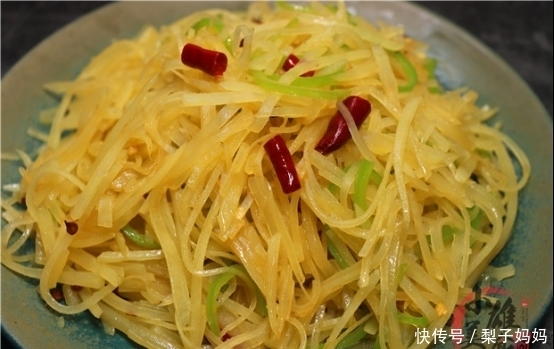 好吃|炒土豆丝时,先放醋还是后放醋?多数人一下锅就错了,难怪不好吃