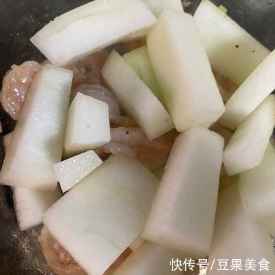 老少皆宜的冬瓜虾仁汤,香软咸鲜,味美可口