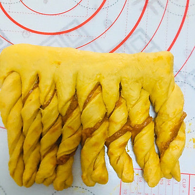 南瓜夹馅奶香土司