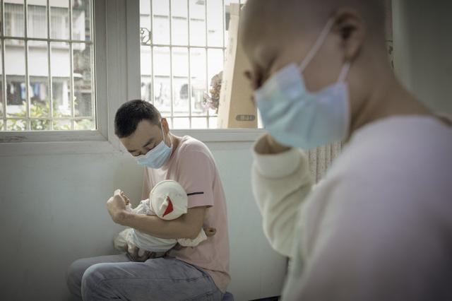 重症|漂亮孕妈得知身患重症仍冒死产子,孩子出生后老公懵了先救谁