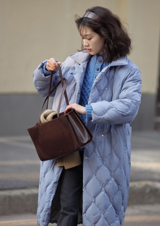 小姐姐|这才是潮人该有的穿搭,四种“亮色”羽绒服让你气质倍增,超洋气