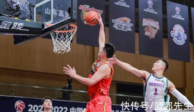 命中率|四场19记三分！球迷：小丁三年前若有这三分能力，早进NBA了