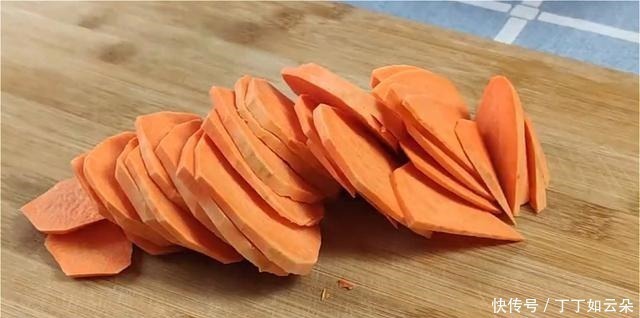 家里有红薯的试试这个做法,不烙不油炸,层次丰富软糯香甜