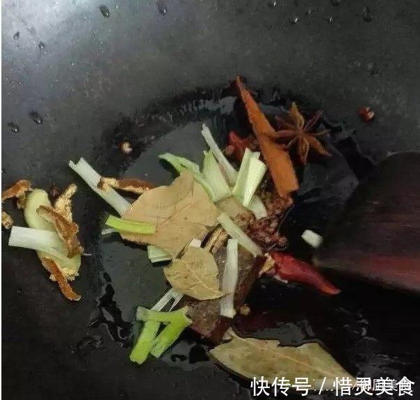 特色菜|老婆天天就馋这道菜，才10元1斤，比排骨还香，炖一锅都不够吃！