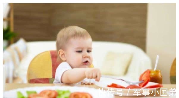 骨头汤|宝宝辅食有讲究,这些辅食家长别再做了,看似有营养实则很伤娃