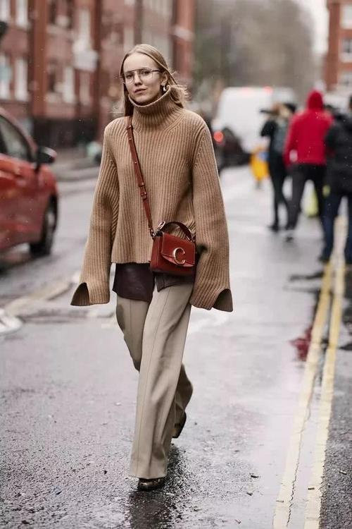 穿搭 毛衣最火的“3种”穿法,舒适保暖又时髦,照着穿就很美