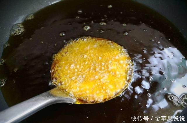 红薯这样做真好吃,一会就做一大盘,好吃的不得了,总是不够吃!