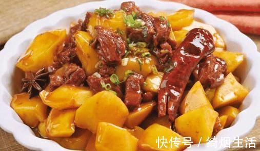 保存土豆别再放冰箱!教你三个储存方法,土豆放一年不发芽不坏
