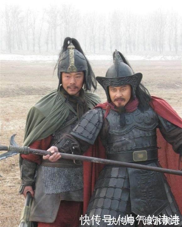 呼延灼|梁山第1个惨死的正将,七窍流血而亡,使用的这把兵器是当时一绝