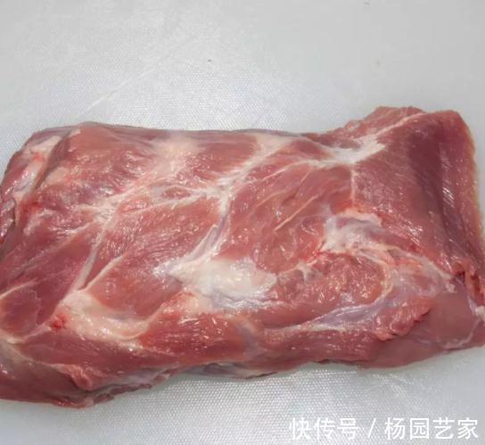 买羊肉，内行人专挑“这4个部位”，新鲜好吃，肉贩子不敢忽悠你