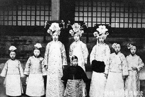 格格|溥仪最小的皇妹,最后的格格,2004年去世,临终时说了溥仪不敢说的话