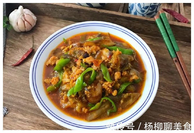 黄梅天|夏天就爱这道菜,我家隔三差五就做,入味不腻口,连汤也没剩