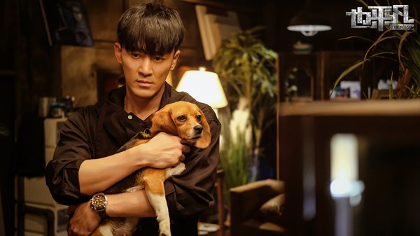 《也平凡》12月6日东方卫视开播 郑恺、张国立、林峯上演黑白对决