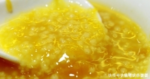 熬小米粥“最忌”直接下锅，多加1步，米油浓厚，粘稠好喝